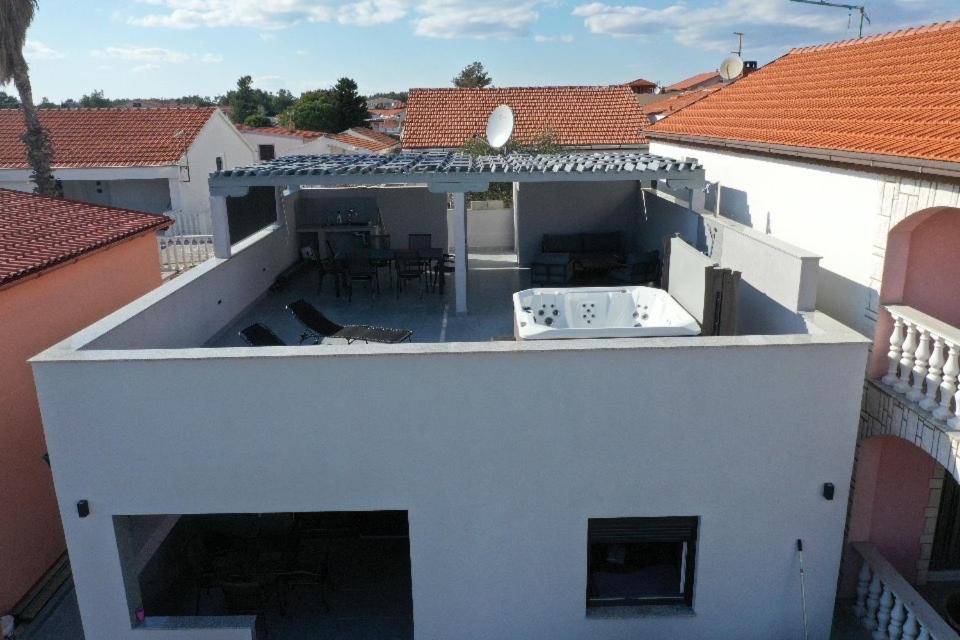Vila Pedinka Villa Vir Exterior foto